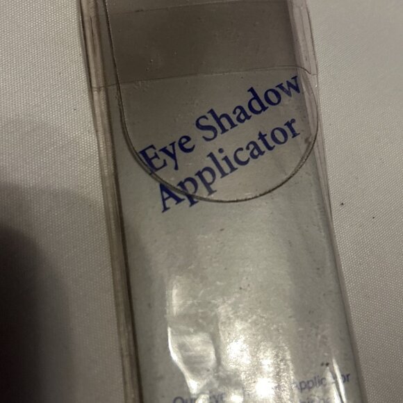 Targeted Placement Sponge Blending Eye Shadow Brush W/2 Extra Replacement Tips N - Picture 8 of 10